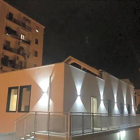 3b Aurora - And Boat 住宿加早餐酒店 萨莱诺